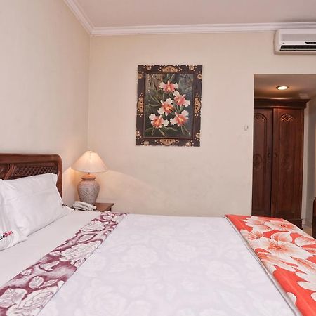Hotel Reddoorz @ Legian Street Kuta Lombok Exterior foto