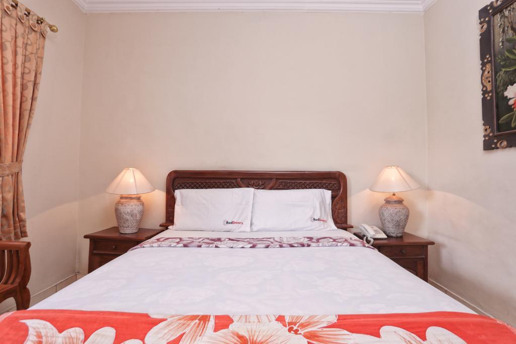 Hotel Reddoorz @ Legian Street Kuta Lombok Exterior foto
