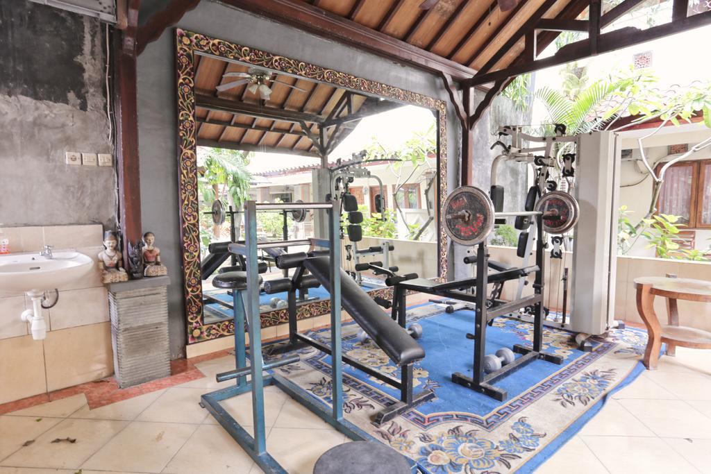 Hotel Reddoorz @ Legian Street Kuta Lombok Exterior foto