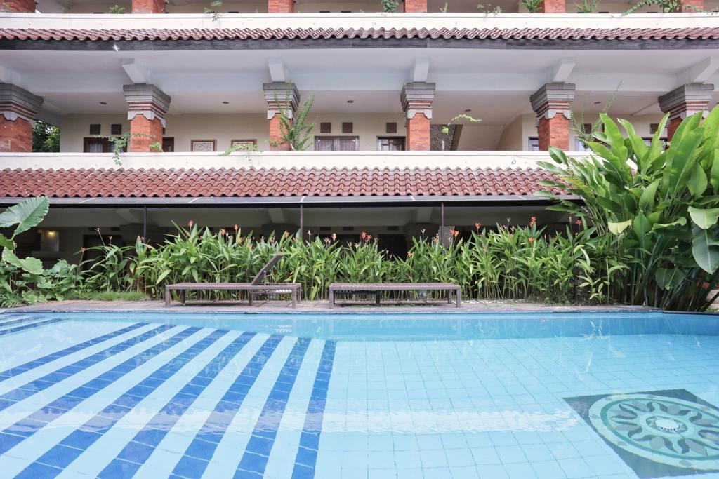 Hotel Reddoorz @ Legian Street Kuta Lombok Exterior foto